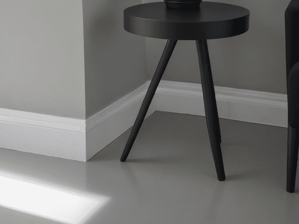 Rodapé de Poliestireno Com Friso Frisado Branco Altura 10 cm Reforçado Resistente à Umidade Impermeável Sustentável Cerrata